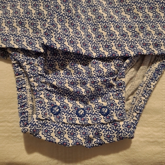 Carters girls 12 months romper blue & white - Picture 2 of 6